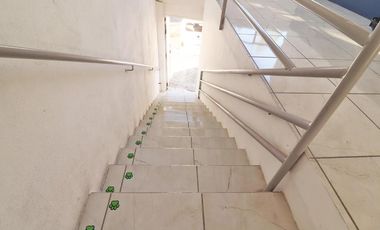 LOCAL COMERCIAL CON OFICINAS EN RENTA EN MORELIA, AV. ACUEDUCTO.
