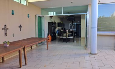 Se Renta Casa en Residencial Esmeralda Norte