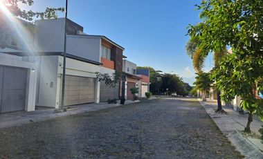Se Renta Casa en Residencial Esmeralda Norte
