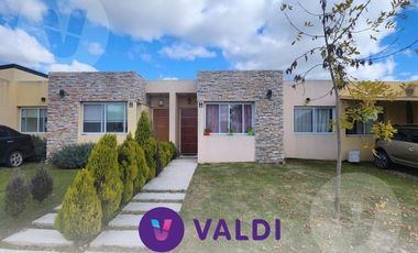 Casa en alquiler - Monte Grande, Barrio Los Robles