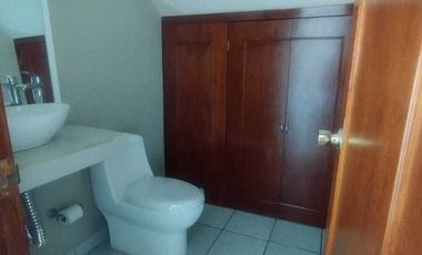 Espacios amplios, a pie de calle Corregidora Queretaro 3 recamaras No mascotas