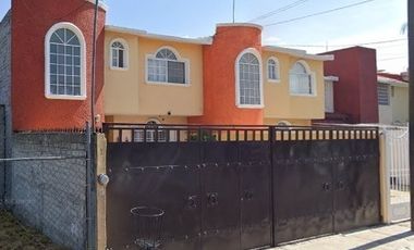 Espacios amplios, a pie de calle Corregidora Queretaro 3 recamaras No mascotas