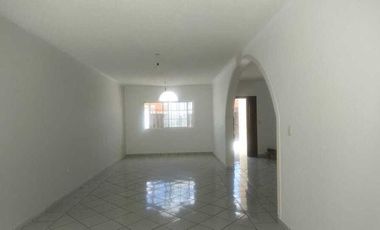 Espacios amplios, a pie de calle Corregidora Queretaro 3 recamaras No mascotas