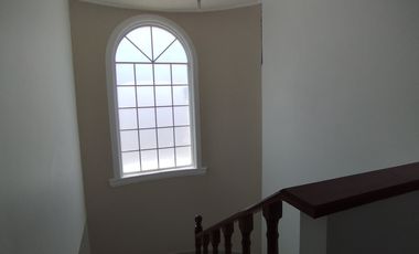 Espacios amplios, a pie de calle Corregidora Queretaro 3 recamaras No mascotas