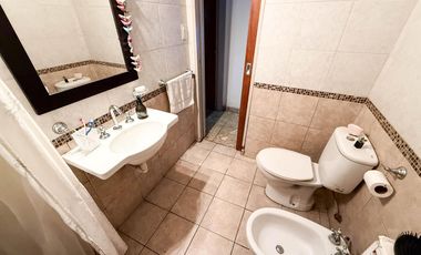 Dúplex en venta - 2 Dormitorios 1 Baño - Cochera - 98Mts2 - La Plata