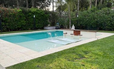 Casa estilo moderno en Barrio Santa Juana