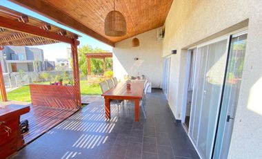 Espectacular Casa en Venta en Barrio San Sebastián - ESCOBAR - APTA CREDITO