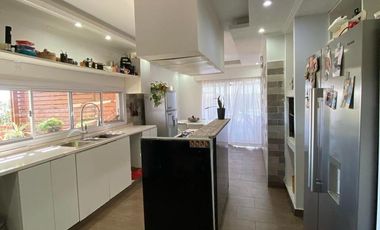 Espectacular Casa en Venta en Barrio San Sebastián - ESCOBAR - APTA CREDITO