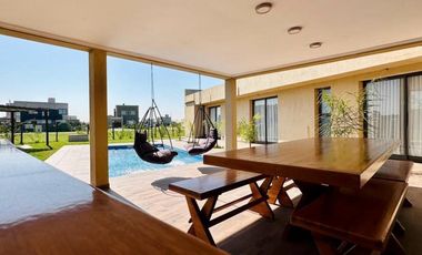 VENTA DE CASA DE 4 AMB CON PISCINA EN EL BARRIO LA ALAMEDA CANNING