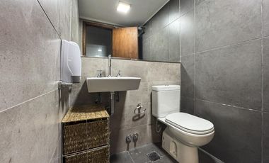 Oficina semiamoblada con 3 ambientes y amenities