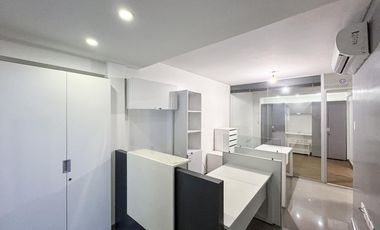 Oficina semiamoblada con 3 ambientes y amenities