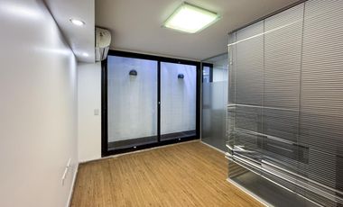 Oficina semiamoblada con 3 ambientes y amenities