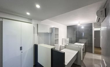 Oficina semiamoblada con 3 ambientes y amenities