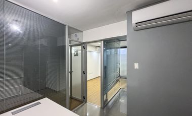 Oficina semiamoblada con 3 ambientes y amenities