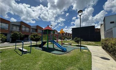 Venta de hermosa casa en unidad cerrada en la ceja (LDC)