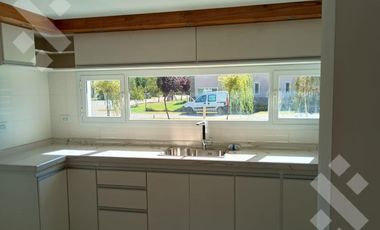 En Venta, Casa  en B° Privado, Paraíso del Limay, Plottier