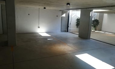 Cochera cubierta en  venta