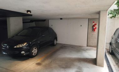 Cochera cubierta en  venta