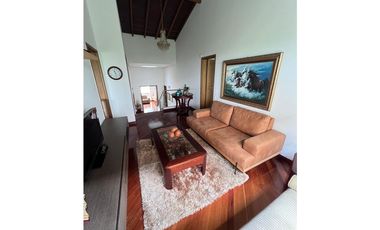 8460871 Venta Casa en el Poblado San Lucas