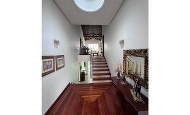 8460871 Venta Casa en el Poblado San Lucas