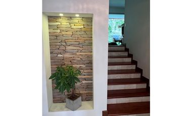 8460871 Venta Casa en el Poblado San Lucas