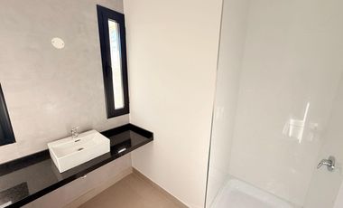 Casa en venta en Araucarias sobre lote interno