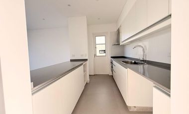 Casa en venta en Araucarias sobre lote interno