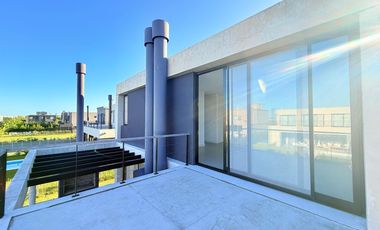 Casa en venta en Araucarias sobre lote interno