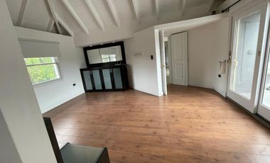 Importante Casa en Las Delicias 4 dormitorios, con pileta, q