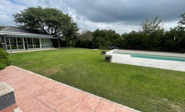 Importante Casa en Las Delicias 4 dormitorios, con pileta, q