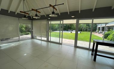 Importante Casa en Las Delicias 4 dormitorios, con pileta, q