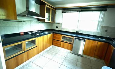 Importante Casa en Las Delicias 4 dormitorios, con pileta, q