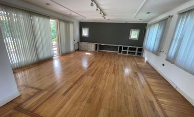 Importante Casa en Las Delicias 4 dormitorios, con pileta, q