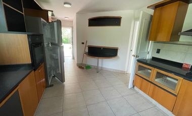 Importante Casa en Las Delicias 4 dormitorios, con pileta, q