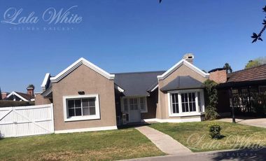 Casa a la venta en Campos de Echeverría