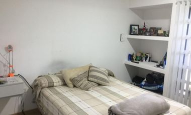 VENDEMOS GRAN CASA SOBRE AV DON BOSCO  A METROS DE CIRCUNVAL