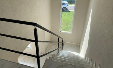 CASA EN VENTA DE 4 AMBIENTES EN LA ALAMEDA