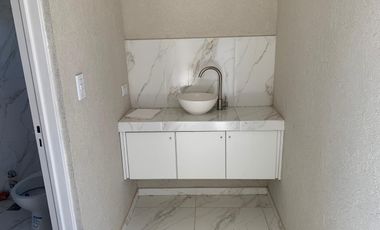 CASA EN VENTA DE 4 AMBIENTES EN LA ALAMEDA