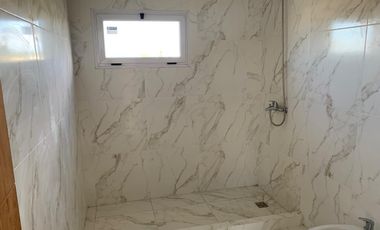 CASA EN VENTA DE 4 AMBIENTES EN LA ALAMEDA