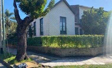 Casa en  Tigre a mts de Av. Liniers