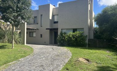 Casa en  Las Glorietas Nordelta