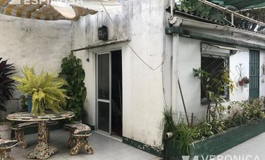 Casa de cuatro ambientes en venta, con cochera - Moron