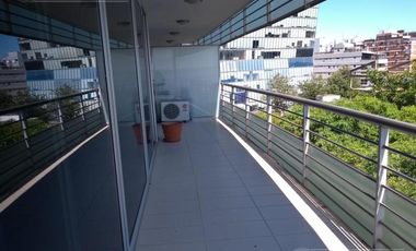 Departamento. Vista al río. 4 amb Dep. Coch doble. Amenities