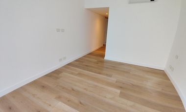 Departamento de tres ambientes con jardín propio en alquiler