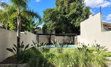 Departamento de tres ambientes con jardín propio en alquiler