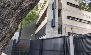 Departamento de tres ambientes con jardín propio en alquiler