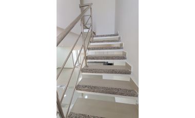 CASA EN VENTA DUPLEX EN LOS ANDES