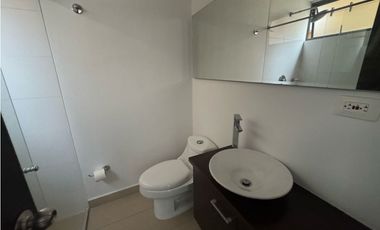SE VENDE APARTAMENTO MEDELLN ALTOS DEL POBLADO EDIF INTERCLUB 3 habit