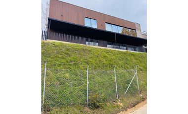 vendo casa finca Vía Rionegro San vicente Ferrer unidad cerrada