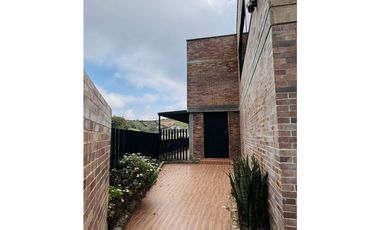 vendo casa finca Vía Rionegro San vicente Ferrer unidad cerrada